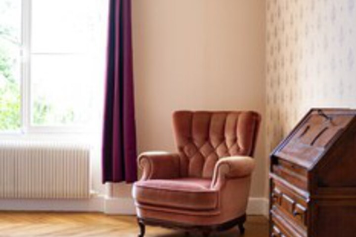 Room 33 of 60
