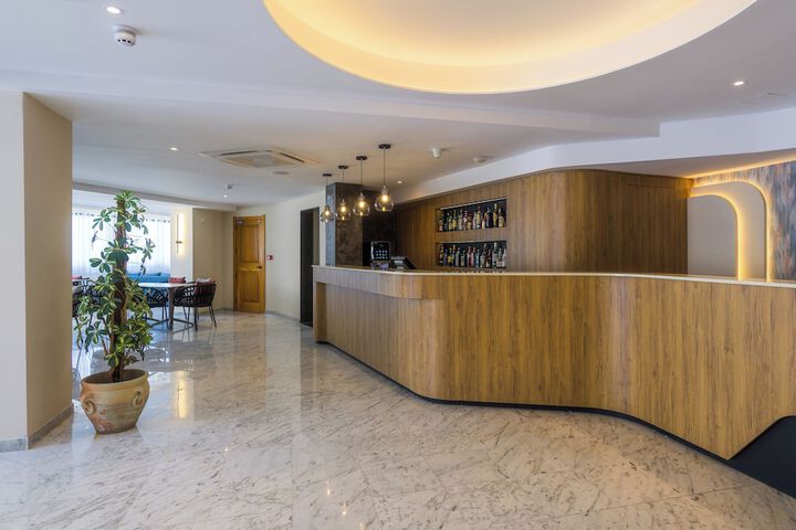 Hotel 74 of 81