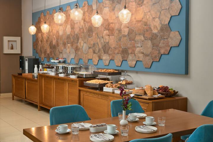 Breakfast/Coffee Service 60 of 70