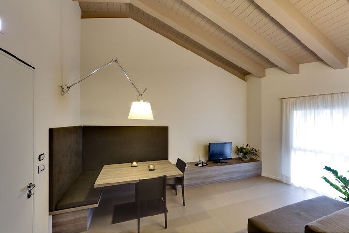 Room 5 of 50