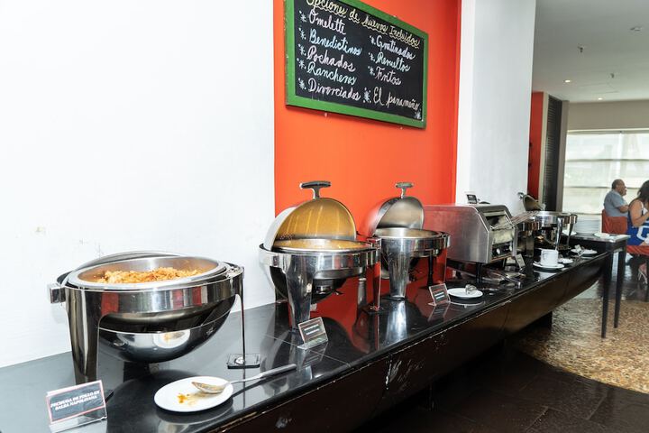 Breakfast/Coffee Service 86 of 111