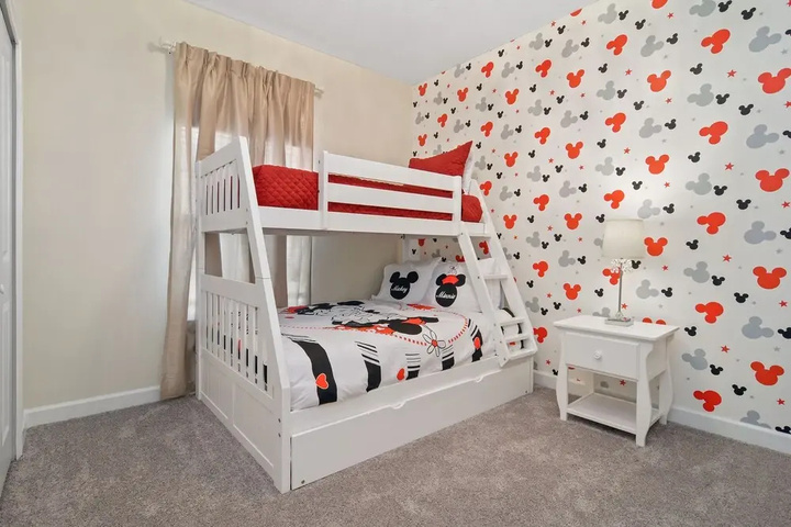 Room 5 of 18