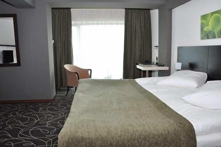 Room 50 of 144