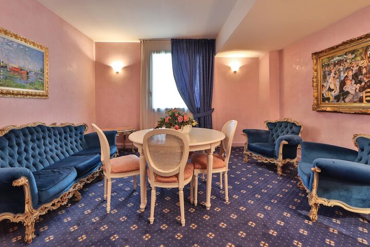 Room 41 of 82