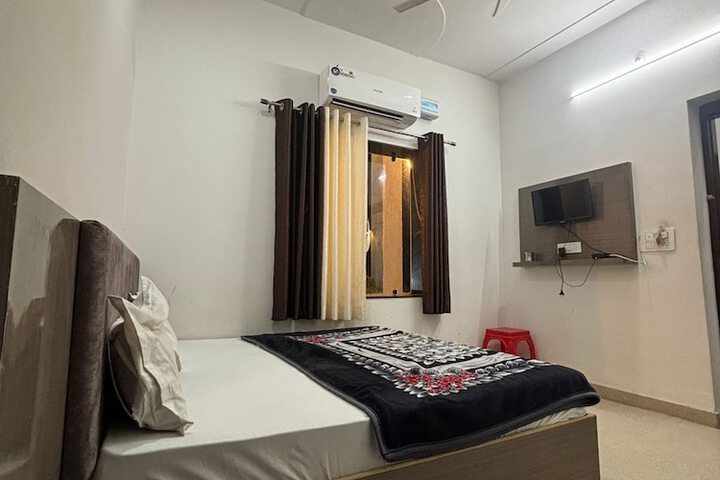 Room 7 of 24