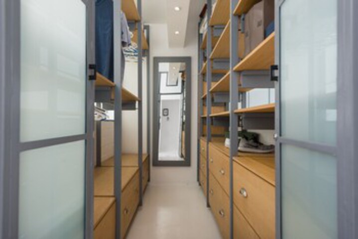Room 17 of 22