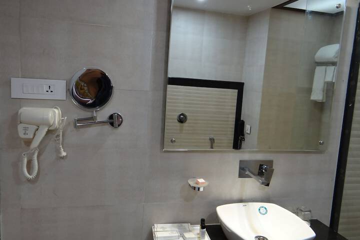 Room 15 of 30