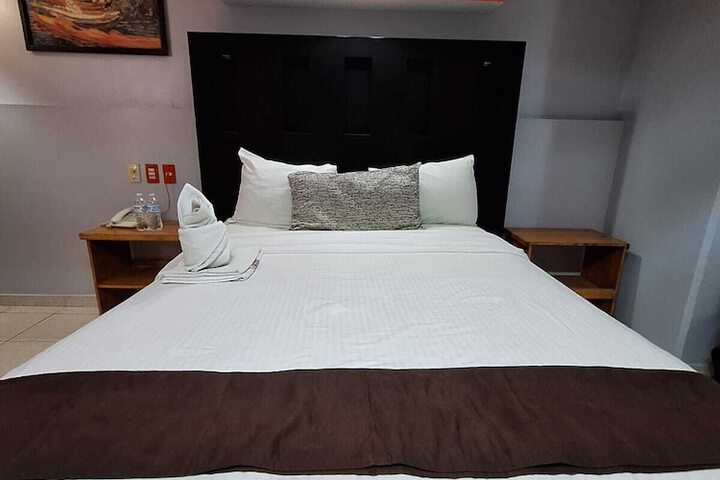 Room 6 of 37