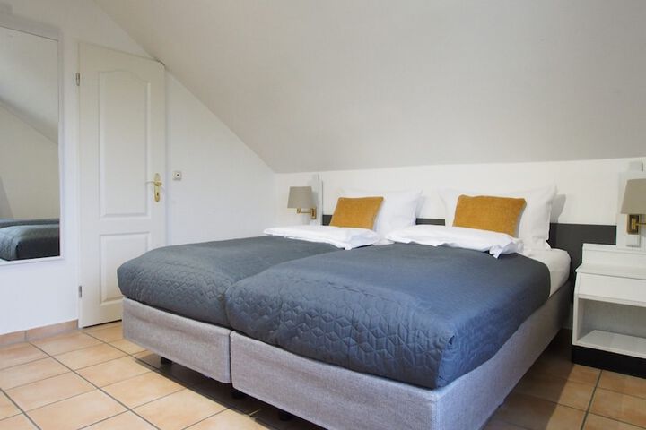 Room 91 of 136