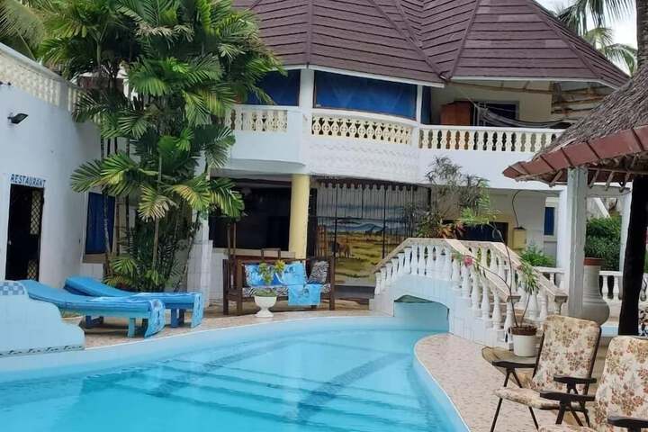 A Sentimental Villa With a Swimmingpool Near Beach