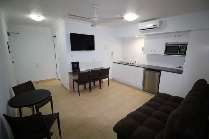 Room 25 of 28