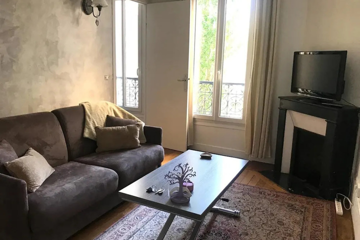 Room 3 of 6