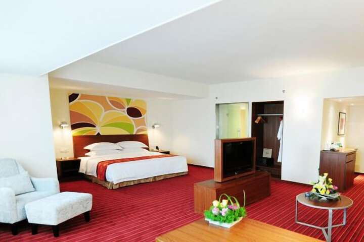 Room 35 of 70