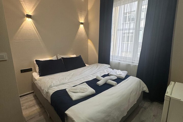 Room 15 of 49