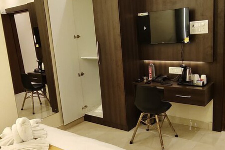 Room 14 of 48