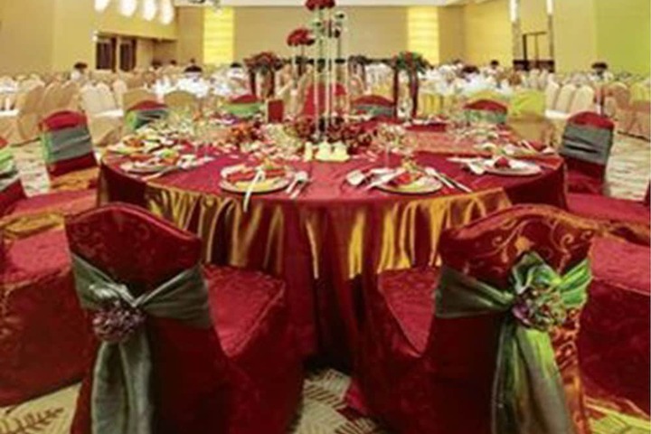 Ballroom/Hall 26 of 32