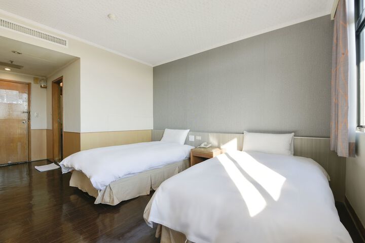 Room 34 of 49