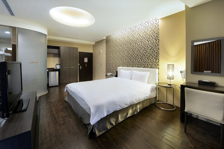 Room 8 of 54