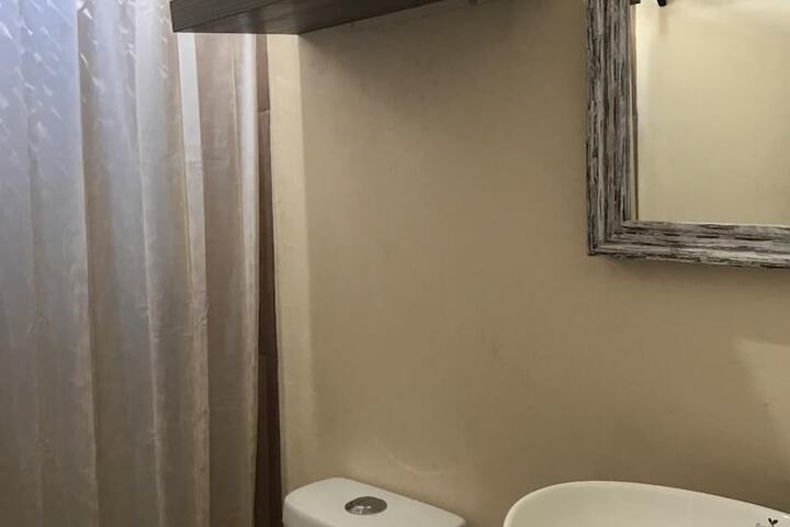 Room 5 of 6