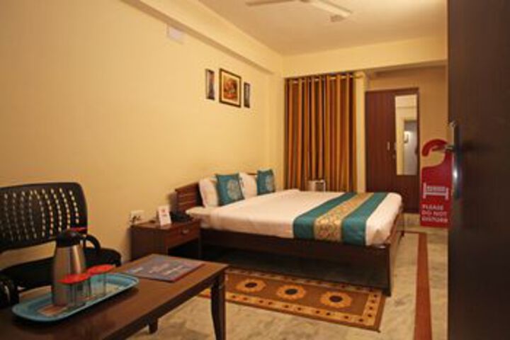 Room 7 of 16