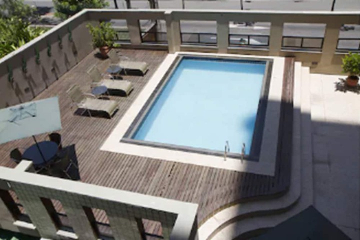 Hotel Pool