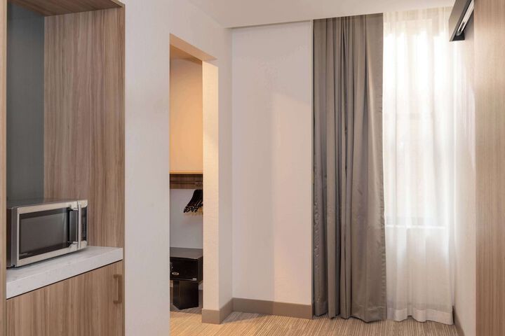 Room 25 of 49