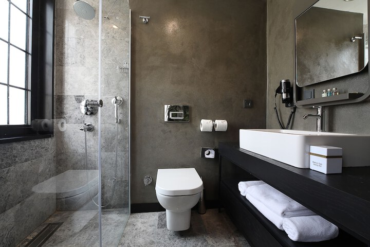 Room 43 of 62