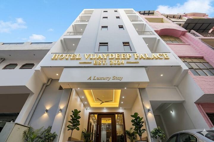 Hotel Vijaydeep Place Near Delhi Airport