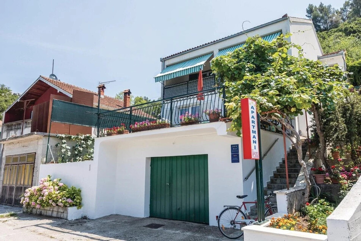 Awesome Home in Bacina With Wifi and 2 Bedrooms