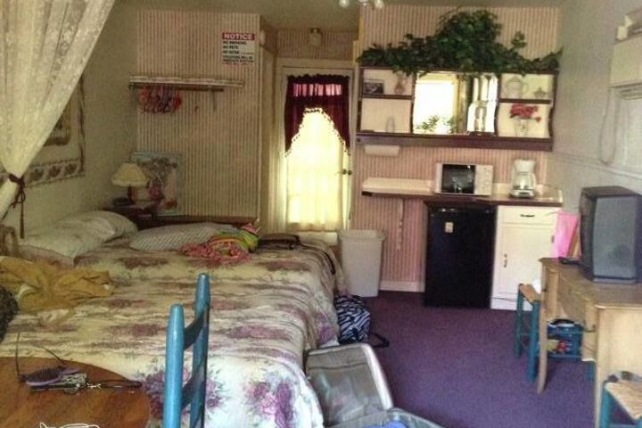 Room 10 of 21