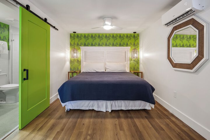 Room 2 of 51