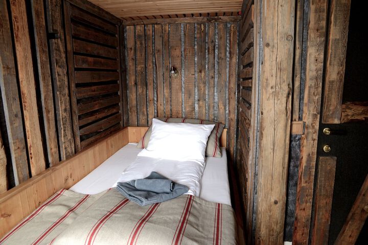 Room 13 of 31
