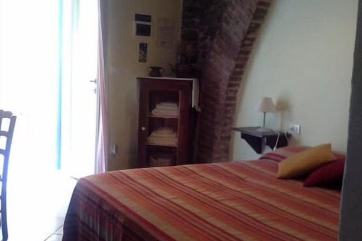 Room 14 of 33