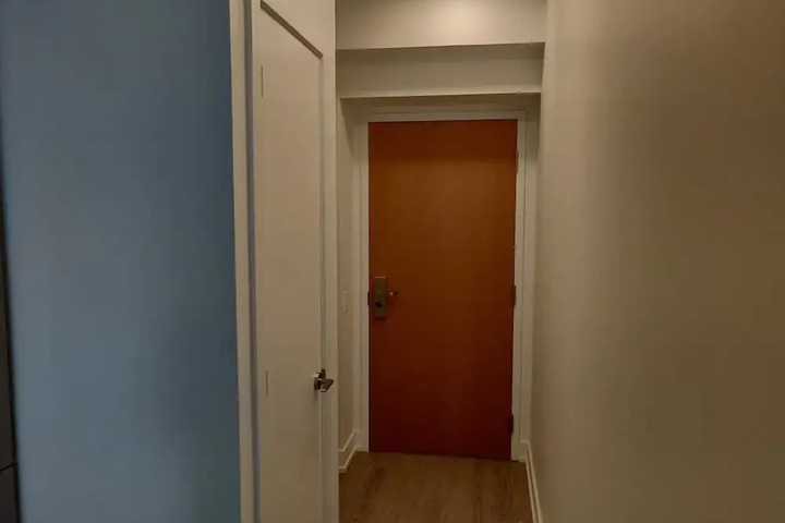 Room 7 of 10