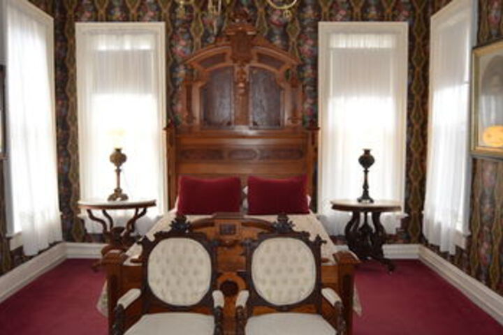 Room 93 of 117