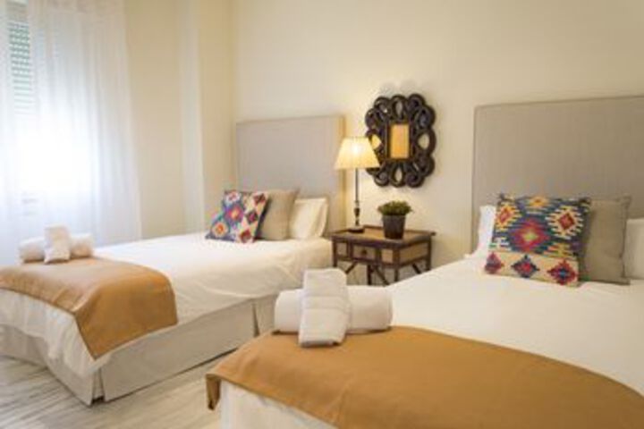 Room 43 of 211