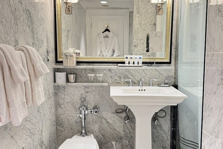 Room 37 of 76