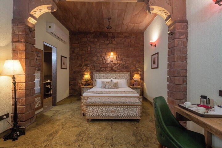 Room 4 of 46