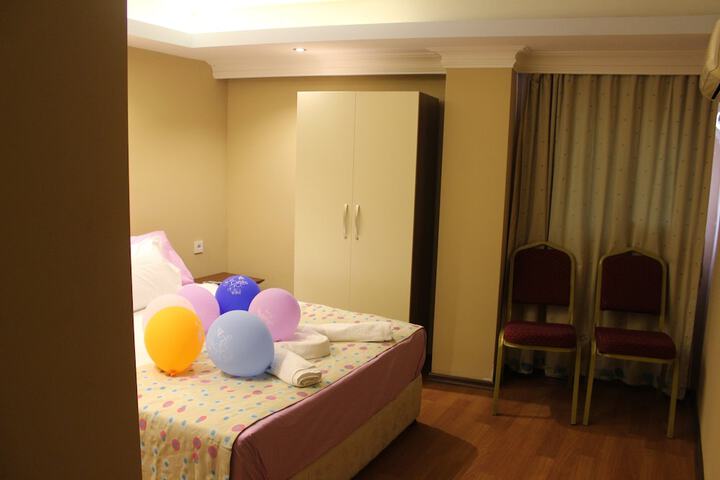 Room 6 of 14