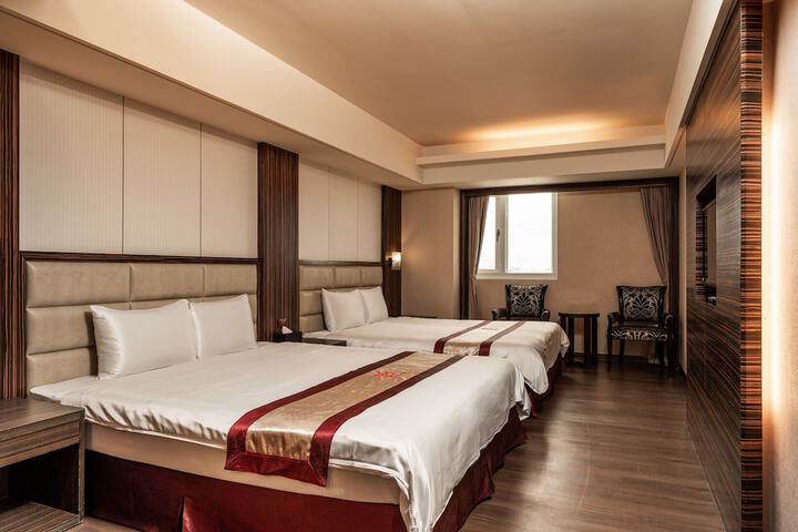 Room 15 of 38