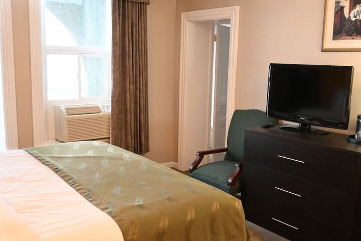 Room 33 of 124