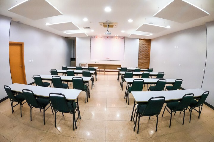 Ballroom/Hall 57 of 78