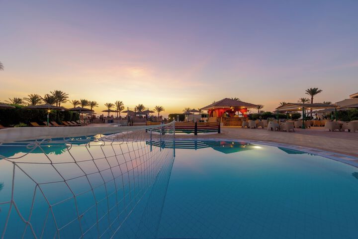 Pool 41 of 120