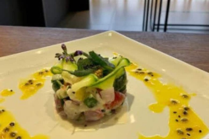 Dining 19 of 27