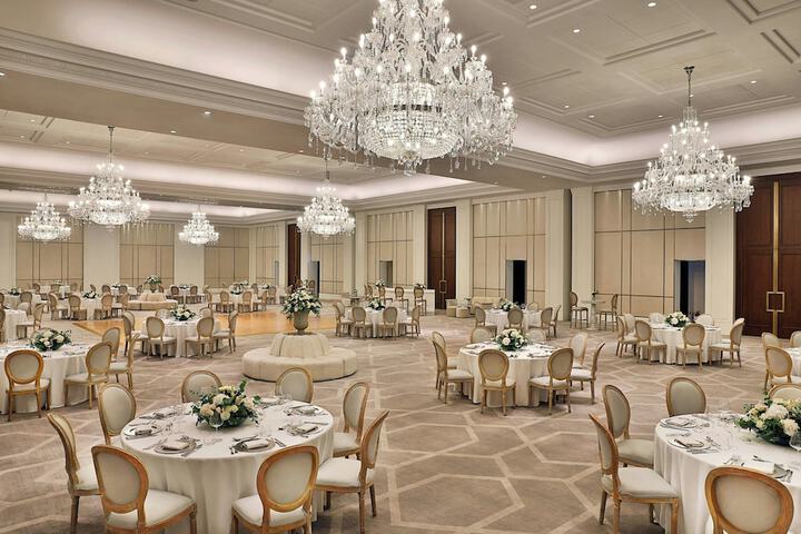 Ballroom/Hall 143 of 157