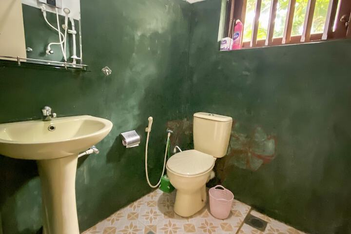 Room 15 of 38