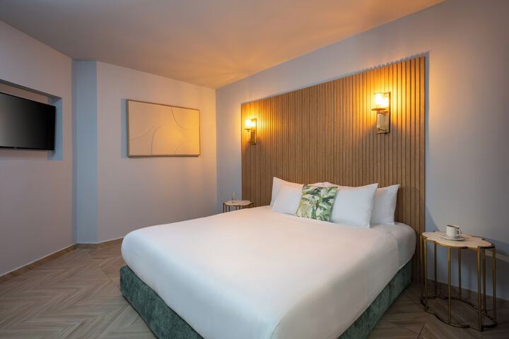 Room 35 of 108