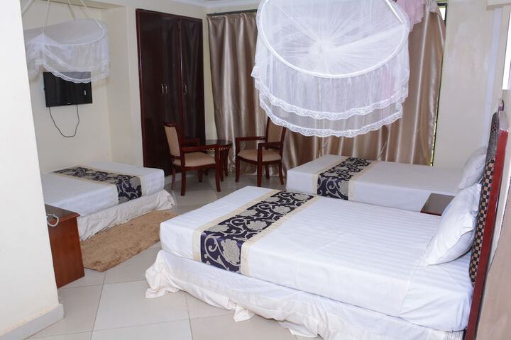 Room 15 of 32