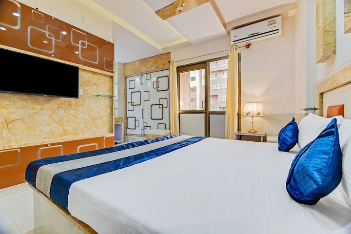 Room 4 of 27