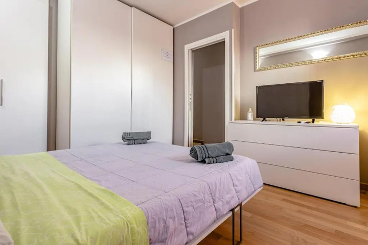 Room 4 of 5